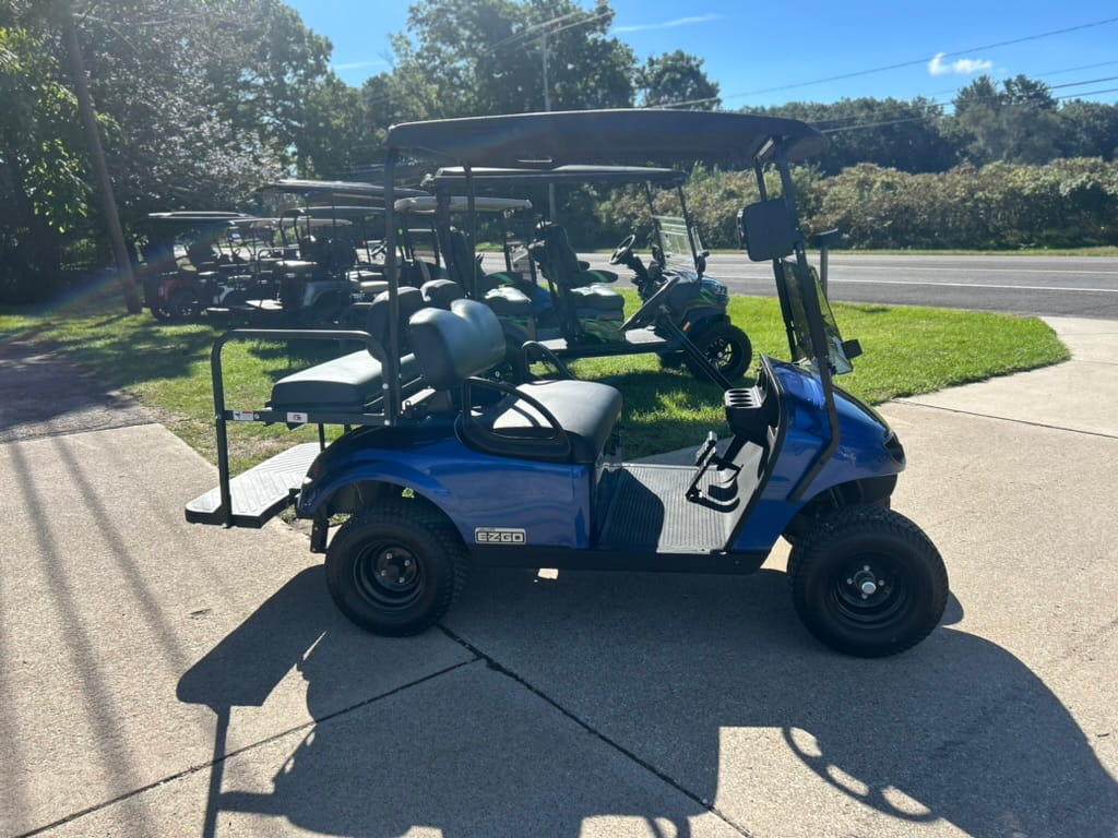 2018 E-Z-GO Valor