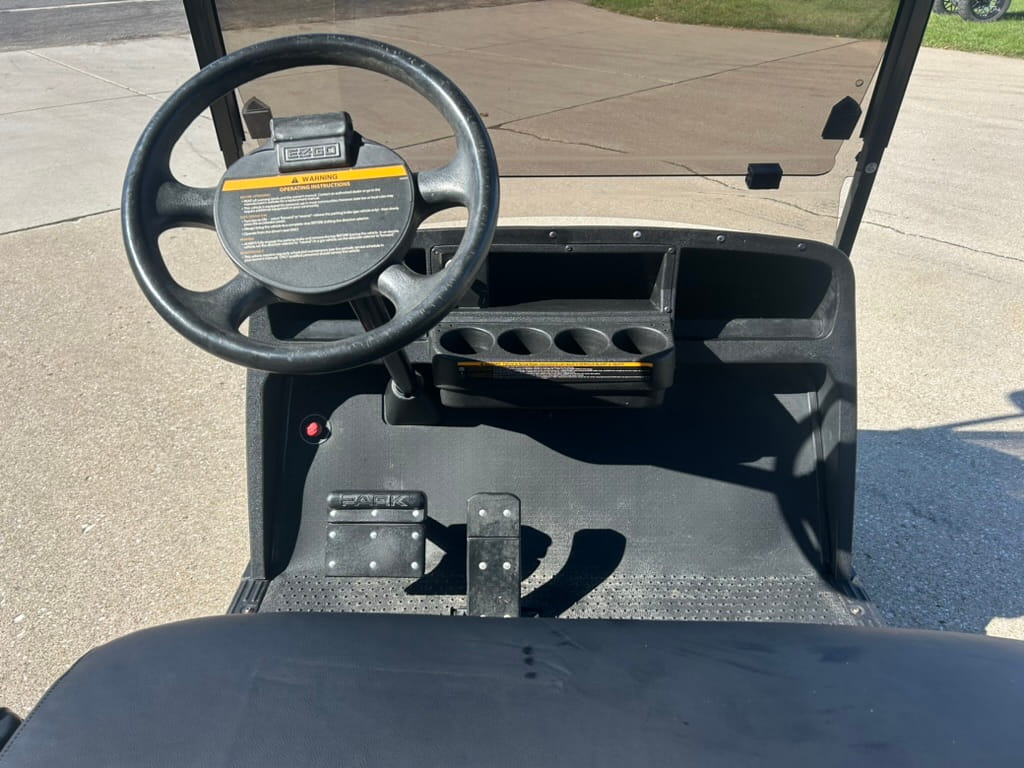 2018 E-Z-GO Valor