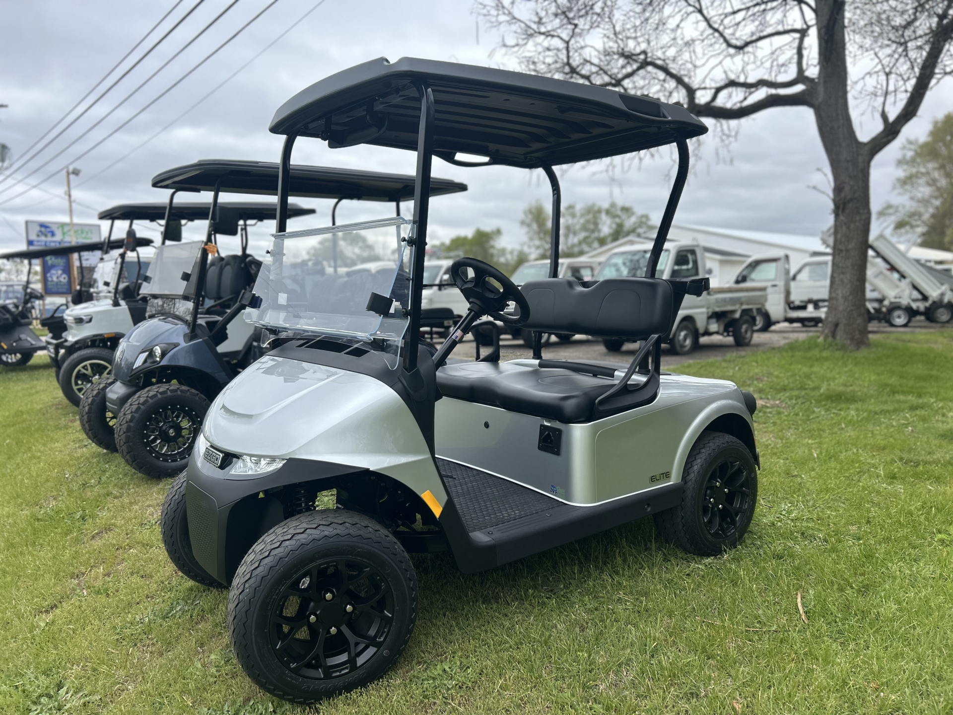 2026 E-Z-GO RXV 2 Freedom Elite Lithium