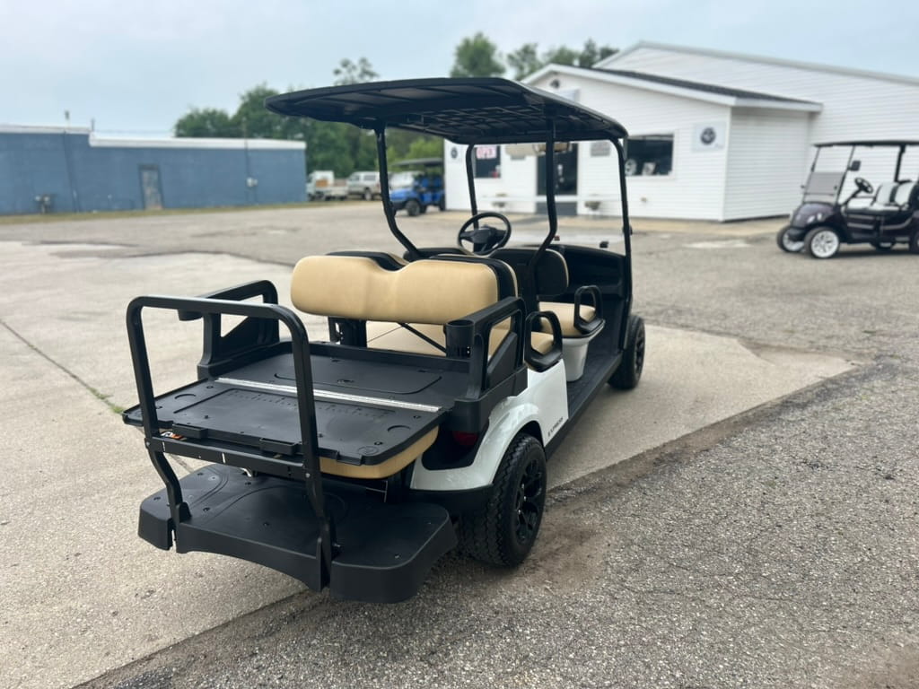 2026 E-Z-GO EXPRESS 6