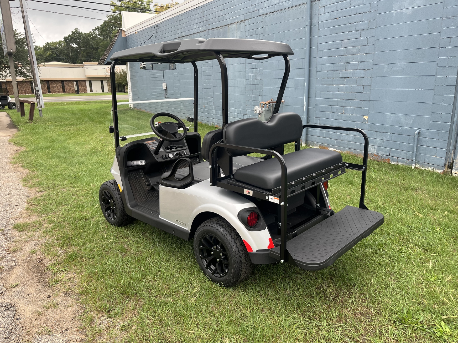 2027 E-Z-GO Valor