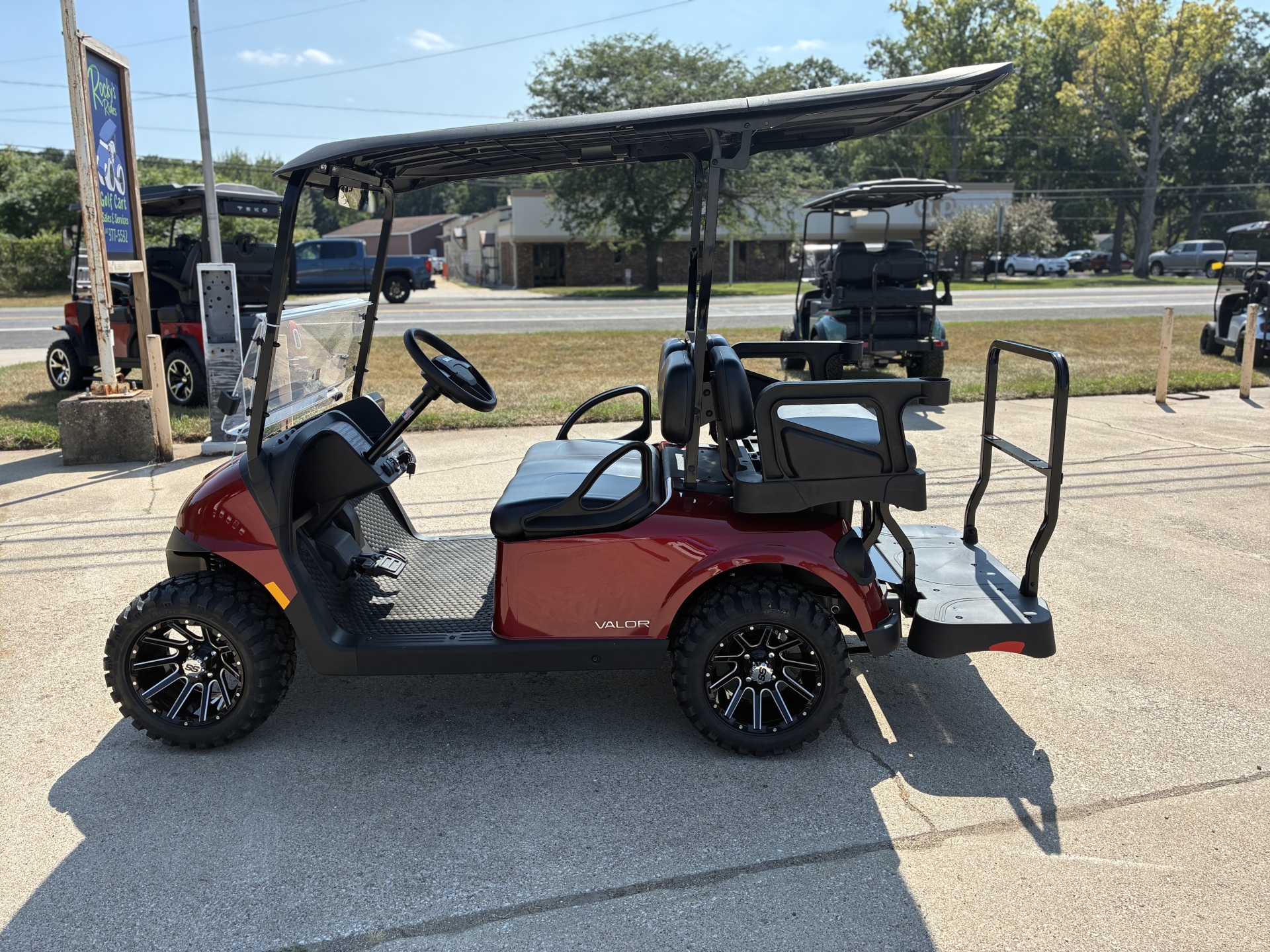 2027 E-Z-GO Valor