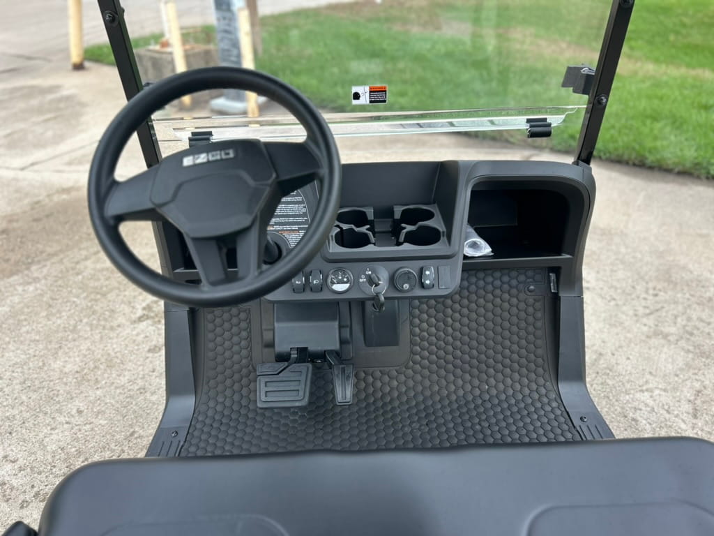 2027 E-Z-GO Valor